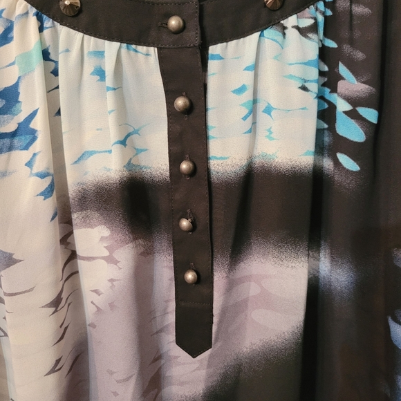 Style & Co. Unique pattern Flowy top! - Picture 3 of 7